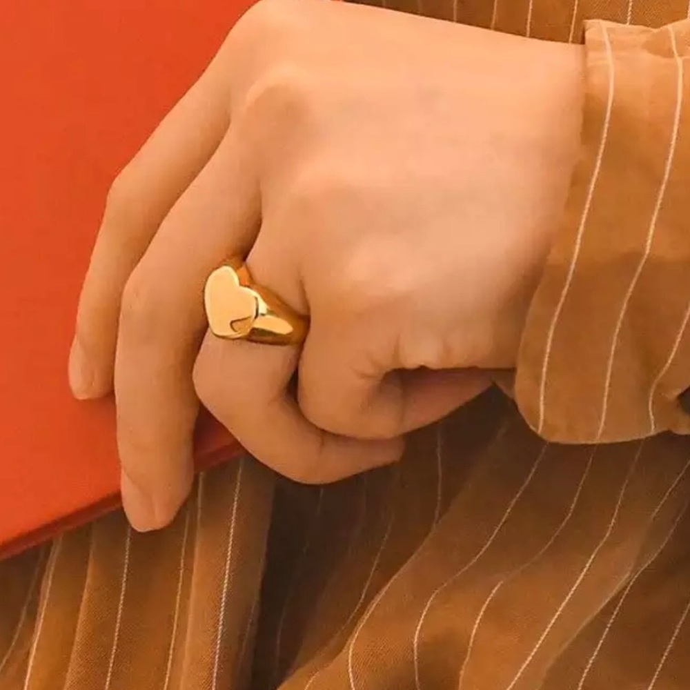 18K gold plated stainless steel heart  signet chunky ring valentine women size 8